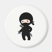 Tiny Ninja Holding Throwing Star Magneet (Voorkant)