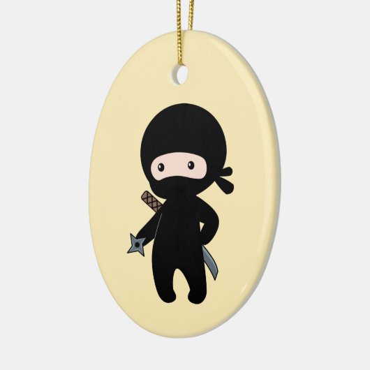 Tiny Ninja Holding Throwing Star op geel Keramisch Ornament (Links)