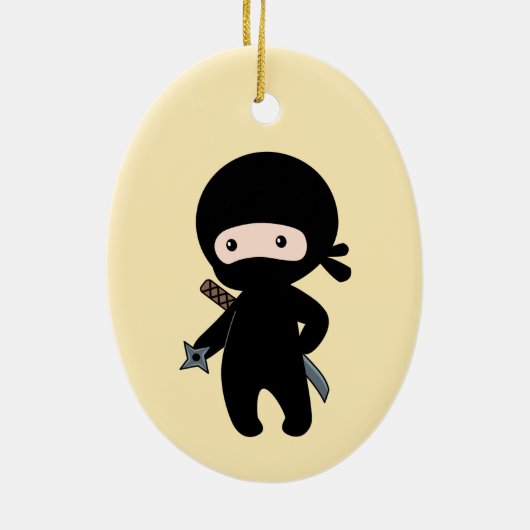 Tiny Ninja Holding Throwing Star op geel Keramisch Ornament (Achterkant)