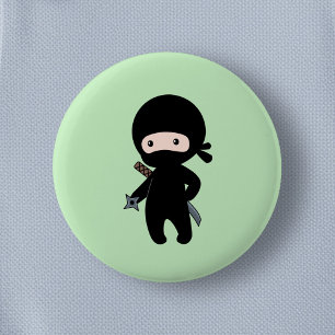 Tiny Ninja Holding Throwing Star op Green Ronde Button 5,7 Cm