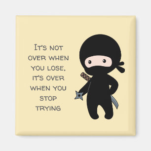 Tiny Ninja Holding Throwing Star Yellow Quote Magneet