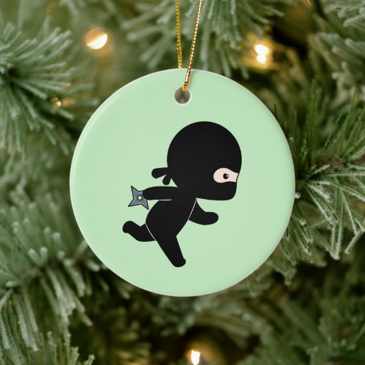 Tiny Ninja Op groen Keramisch Ornament (Boom)