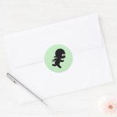 Tiny Ninja Op groen Ronde Sticker (Envelop)