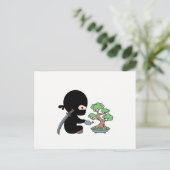 Tiny Ninja Watering Bonsai Tree Briefkaart (Staand voorkant)