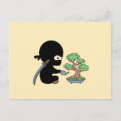 Tiny Ninja Watering Bonsai Tree on Yellow Briefkaart (Voorkant)