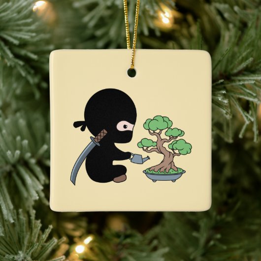 Tiny Ninja Watering Bonsai Tree on Yellow Keramisch Ornament (Boom)