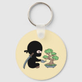 Tiny Ninja Watering Bonsai Tree on Yellow Sleutelhanger (Achterkant)
