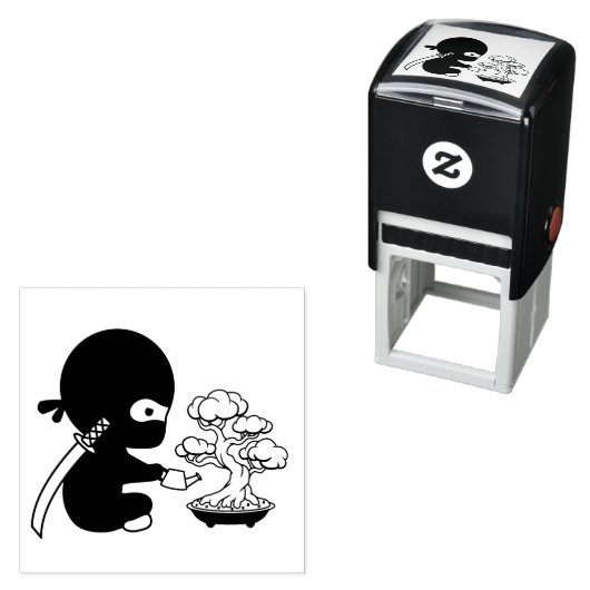 Tiny Ninja Watering Bonsai Tree Zelfinktende Stempel (In situ)