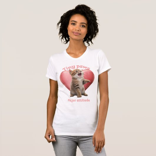 Tiny paws, major attitude t-shirt (Voorkant volledig)