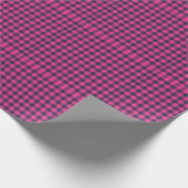 Tiny Pixel Check Plaid Pink and Dark Blue Cadeaupapier (Hoek)