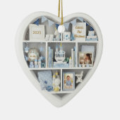 Tiny Shelves Personalized Baby Boy First Christmas Keramisch Ornament (Rechts)
