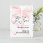 Tiny Toes Pretty Bows Coquette Baby Uitnodiging (Staand voorkant)
