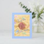 Tiny Toes Satijn Strik Baby Shower Uitnodiging (Staand voorkant)