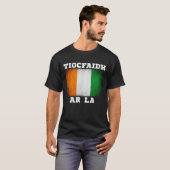 Tiocfaidh Ár Lá Irish Design T-shirt (Voorkant volledig)