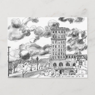 Tioga Hotel op bewolkte dag, Coos Bay, Oregon Briefkaart