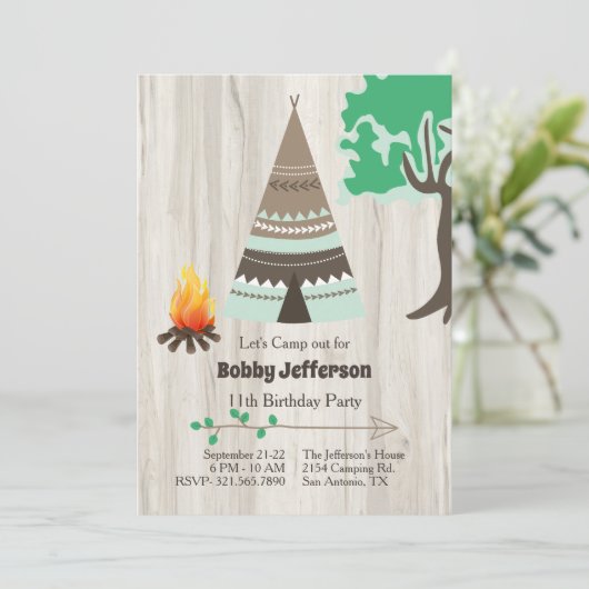 Tipi kampeer verjaardagsfeest uitnodiging (Staand voorkant)