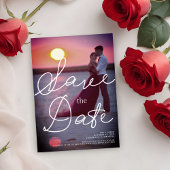 Tipografía moderna con imagen romántica de pareja