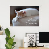 Tired beige en White Kitten Poster (Thuiskantoor)