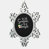 Tis Season To Engaged Engagement Announcement Tin Sneeuwvlok Ornament (Rechts)