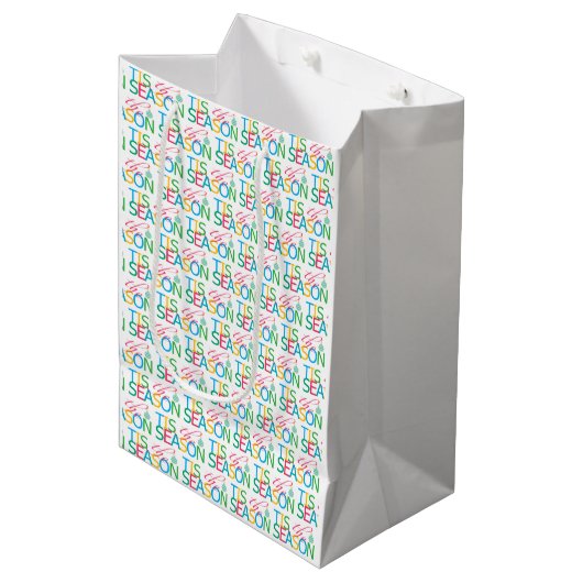 Tis the Season Gift Bag Medium Cadeauzakje (Voorkant Gekanteld)