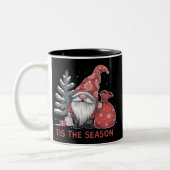 Tis The Season Gnome Christmas Holiday Winter Tweekleurige Koffiemok (Links)