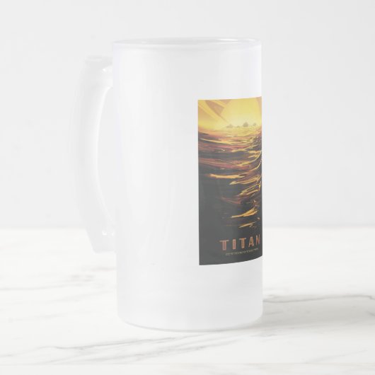 Titan grootste maan van planeet Saturnus Matglas Bierpul (Voorkant links)