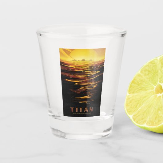 Titan grootste maan van planeet Saturnus Shot Glas (Voorkant)