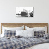 Titanic in de haven van Southampton Canvas Afdruk (Insitu (Slaapkamer))