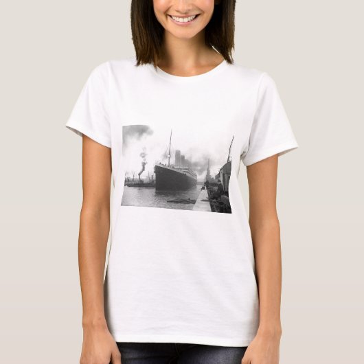 Titanic in de haven van Southampton T-shirt (Voorkant)