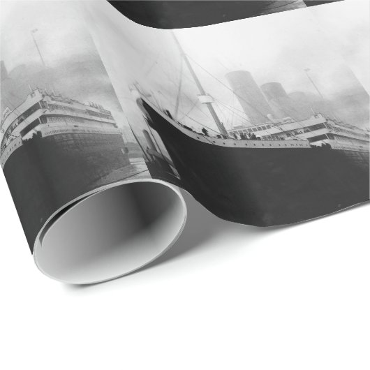 Titanic in dock in Southampton Cadeaupapier (Rol Hoek)