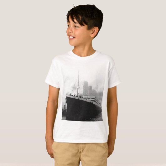 Titanic in dock in Southampton T-shirt (Voorkant volledig)
