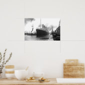 TITANIC in SOUTHAMPTON HARBOR Poster (Keuken)