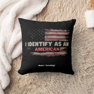 Titel: Ik identificeer me als een Amerikaans vlago Kussen