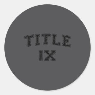 Titel Ix Titel 9 Varsity Style Dames Srts  Ronde Sticker