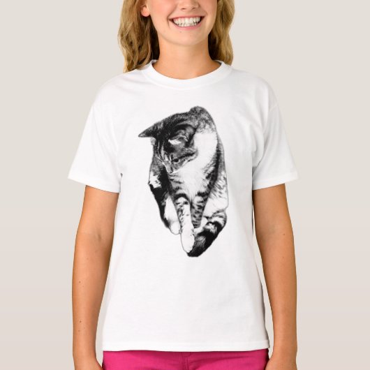 Titel: Kijkend naar beneden Tabby Cat Monochrome T T-shirt (Voorkant)