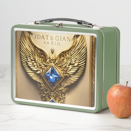 ### Titel: **Regal Eagle: Diamond en Gold Lunchbox (In situ)