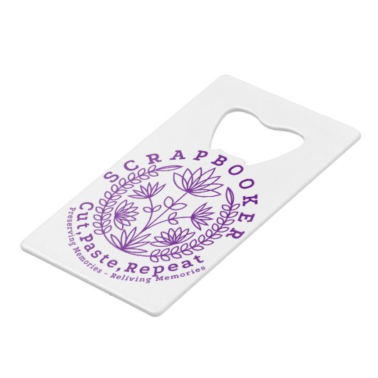 Titel: "Scrapbookers - knippen, plakken en herhale Creditkaart Flessenopener (Achterkant Gekanteld)