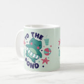 To the Pond Mug – Cute Frog Adventure Gift Koffiemok (Voorkant links)