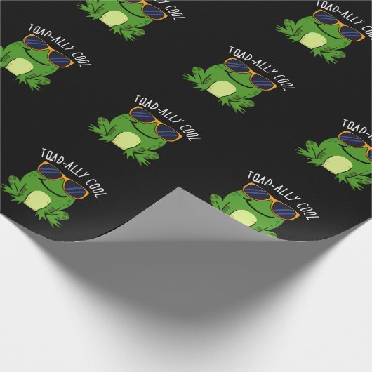Toadally Cool Funny Toad Pun Dark BG Cadeaupapier (Hoek)