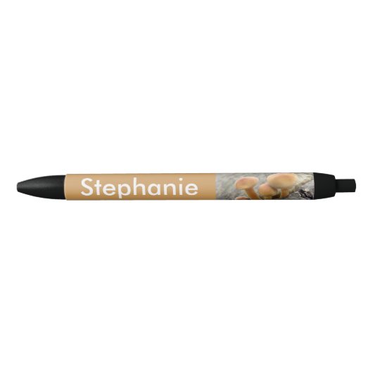 Toadspoelen op een speciale pen voor boomstammen (Voorkant)