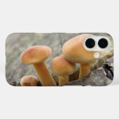 Toadstools op een iPhone-draagtas met boomstam Case-Mate iPhone Case (Achterkant (horizontaal))