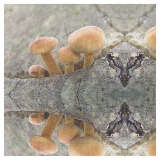 Toadstools op Tree Trunk Patterned Animal Stof (Close Up)
