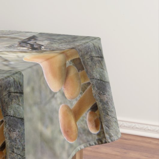 Toadstools op Tree Trunk Tablecloth Tafelkleed (Voorbeeld)