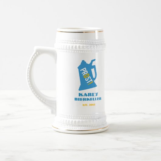 Toast een grote gebeurtenis met aangepaste Duitse Bierpul (Links)