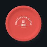 Toast On The Slopes Après Ski Club Retro Rood Papieren Bordje<br><div class="desc">Toast On The Slopes, Après Ski Club, retro rode skigebied-wapen. Personaliseer met het jaar van je skivakantie en de locatie van het skigebied. Perfect voor een groepsbestemming skivakantie of voor een après-ski thema verjaardag, vrijgezellenfeest of meidenavakantie. Ontworpen om te passen bij onze Toast On The Slopes Après Ski Club Retro...</div>
