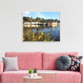 Tobermory, eiland Mull, Schotland met bloemen Canvas Afdruk (Insitu (Woonkamer))