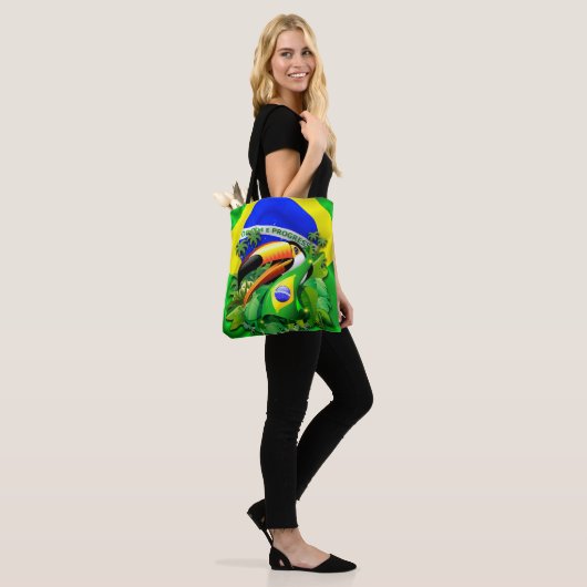 Toco Toucan met Brazilië Vlag Tote Bag (Op model)