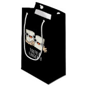 Toefu Fingerfu Funny Food Tofu Pun Dark BG Klein Cadeauzakje (Voorkant Gekanteld)