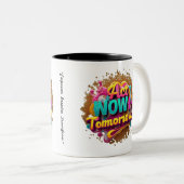 "Toekomst in focus" Tweekleurige Koffiemok (Voorkant rechts)