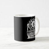 Toekomstige brandweerman in trainingsbrandweerman  koffiemok (Voorkant rechts)